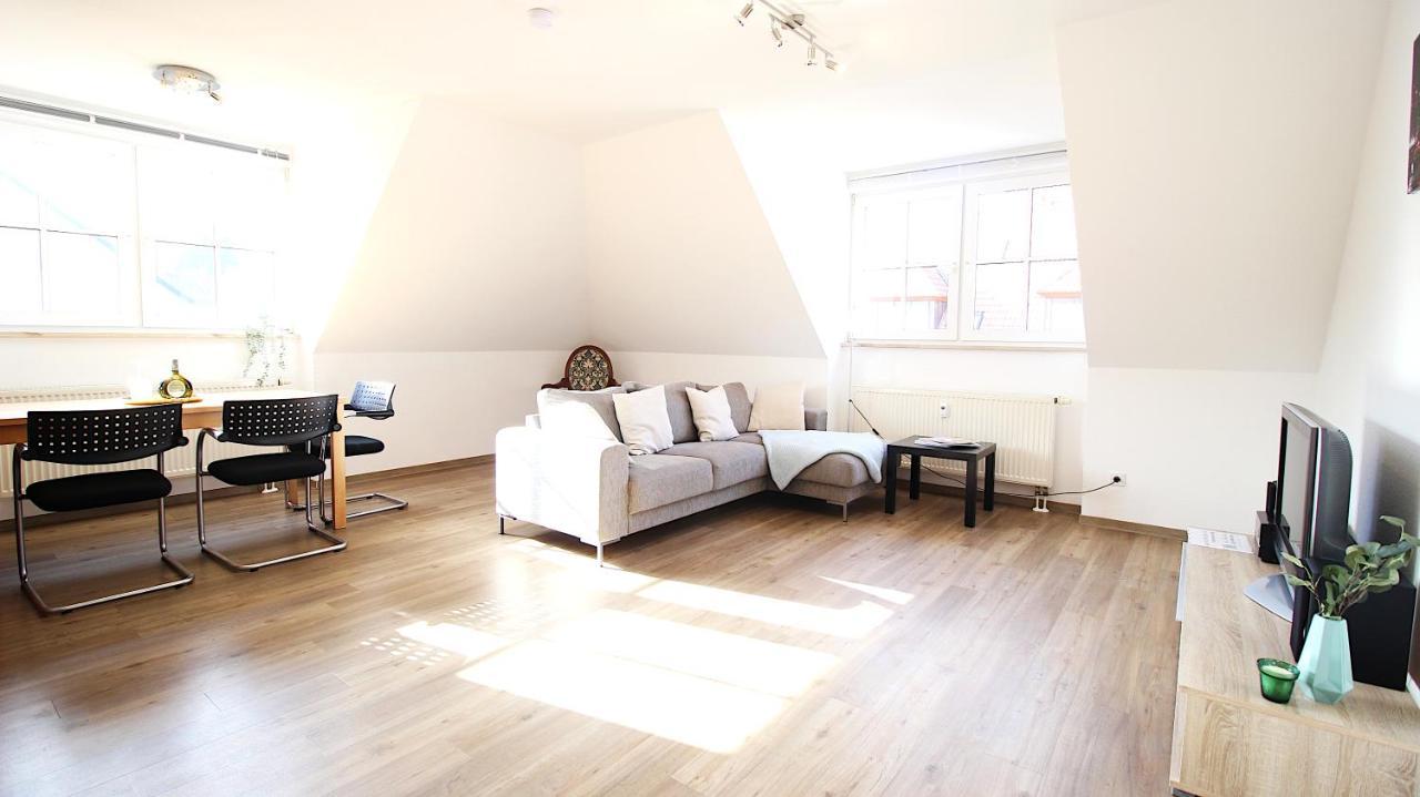 Homie Stay Zell - Apartment Mit Privatparkplatz Zell am Main